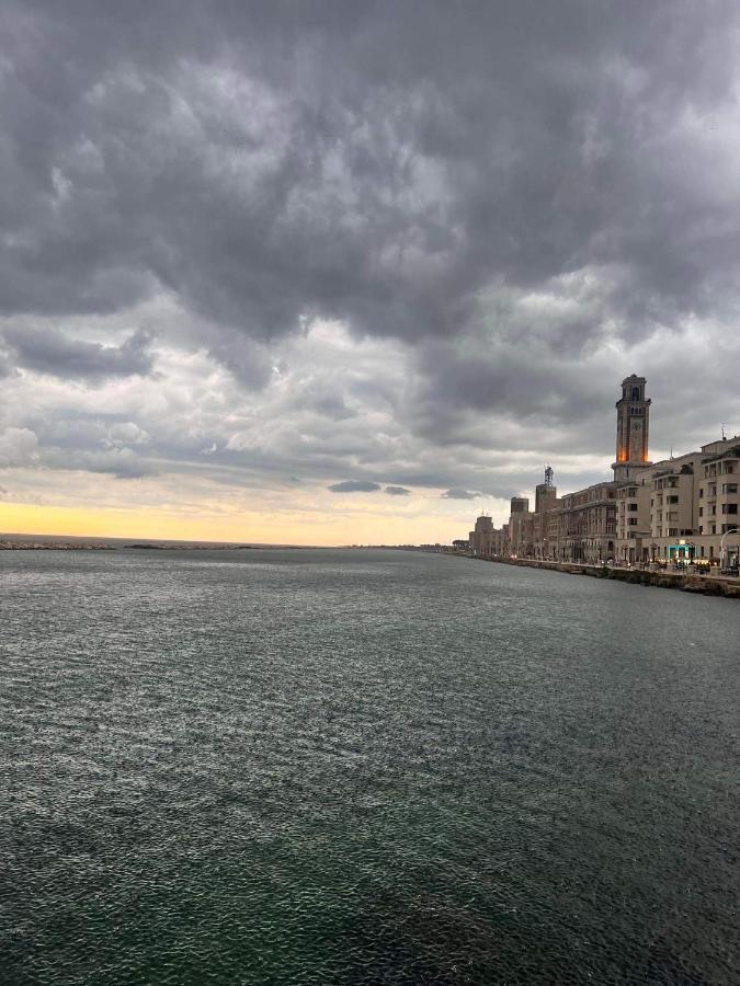 Appartamento La Perla Di Bari - Private Parking Esterno foto